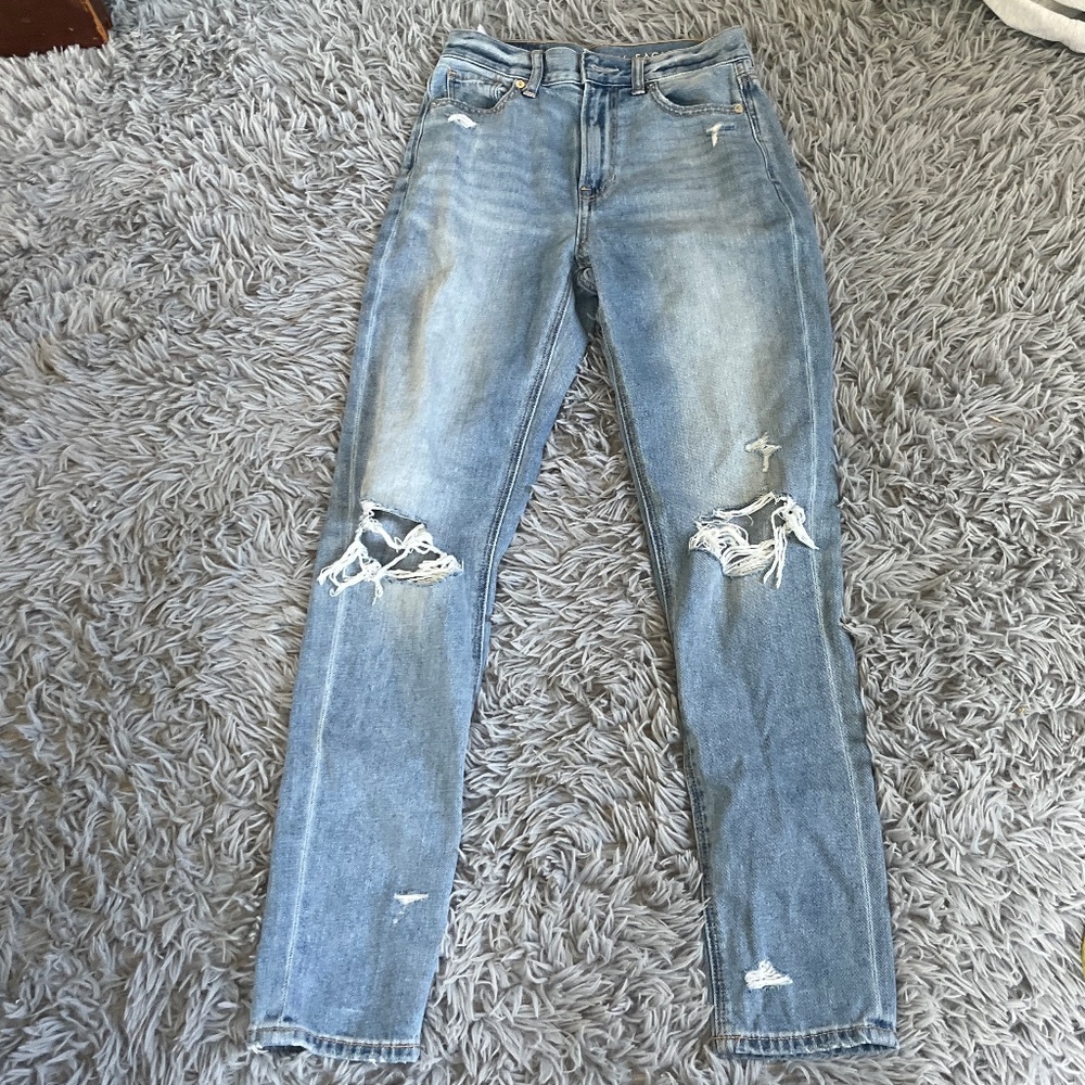 American Eagle light was mom jeans